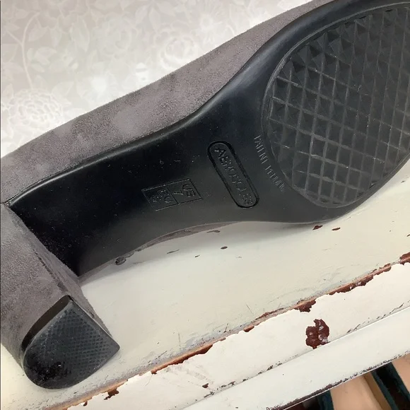 Grey Booties - Picture 6 of 7